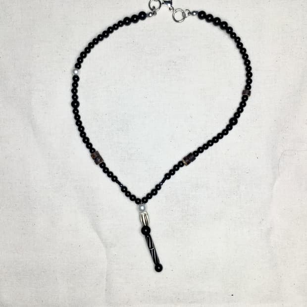 < black olive drop necklace >