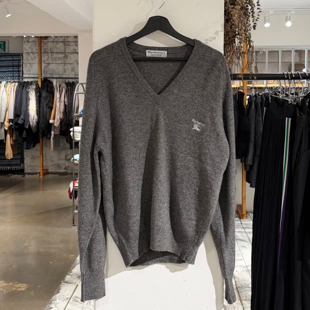 버버리 그레이 램스울 브이넥 니트
