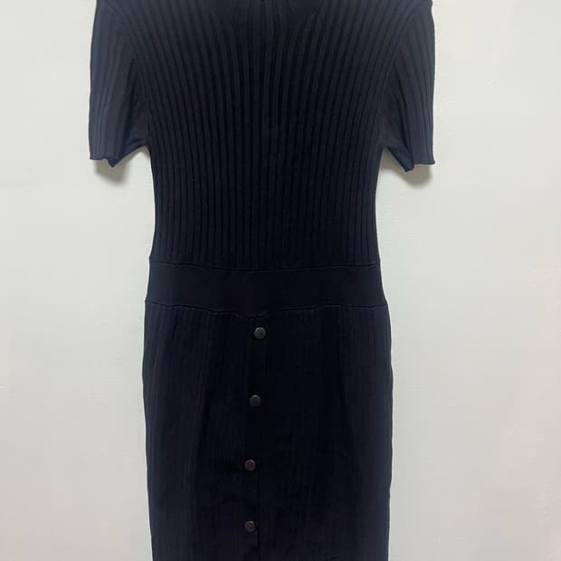 엠포리오 아르마니 블랙 니트 원피스