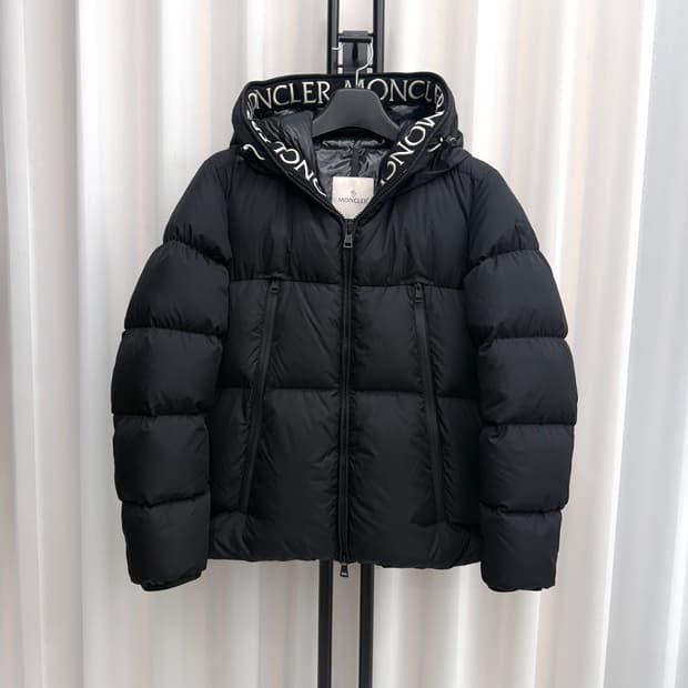 [백화점판 / 2] 몽클레어 몽클라 패딩 블랙
