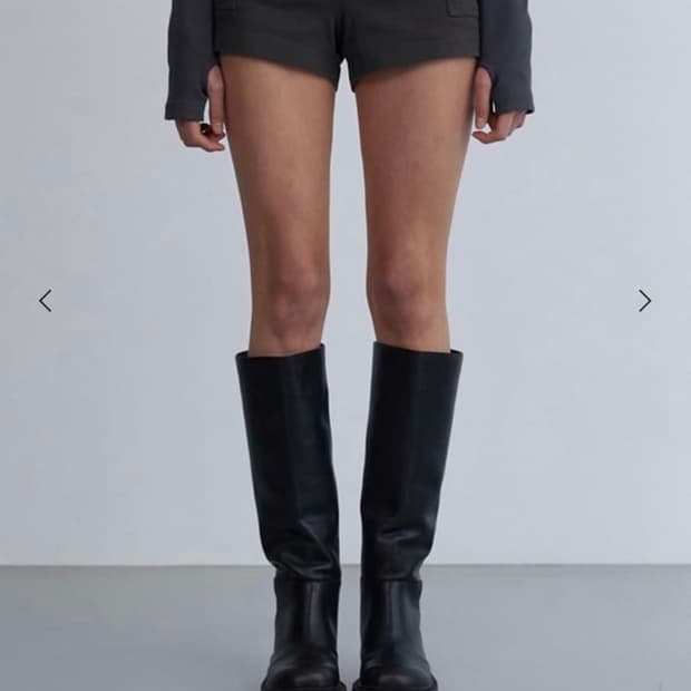 이네기 Eyelet-Pointed Cargo Shorts 차콜 S사이즈