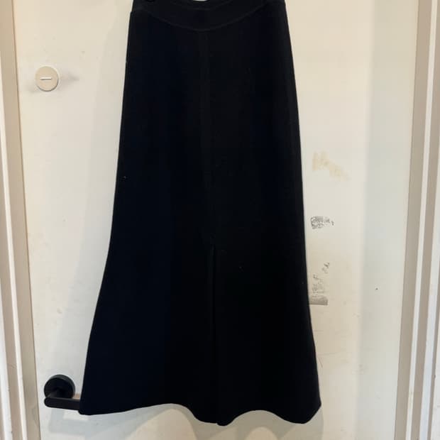 TIME 타임 울 슬릿 플리츠 니트 스커트