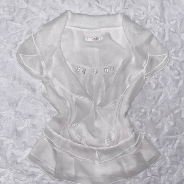 빈티지 화이트 큐빅 반팔 블라우스