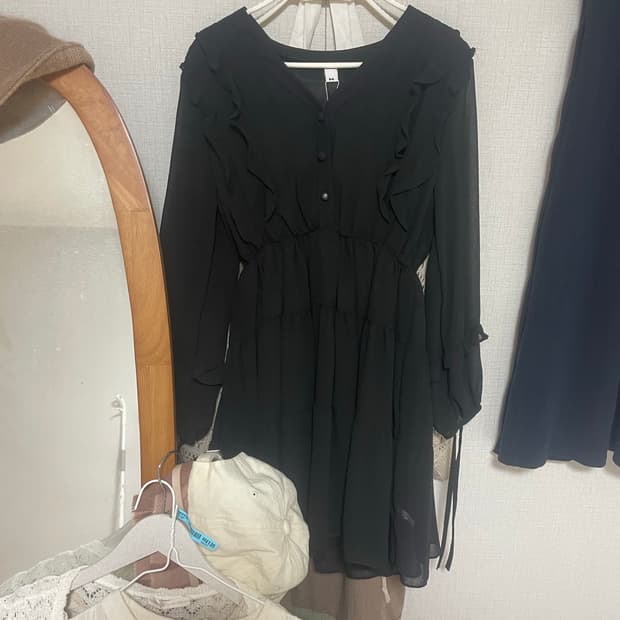 피치모어 쉬폰 프릴 원피스 블랙 (새상품)