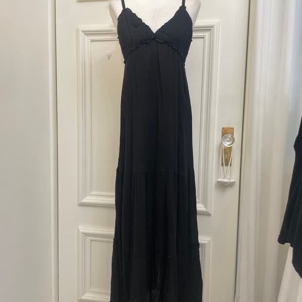 black ruffle shirring maxi opc