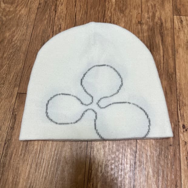 frogisalien beanie