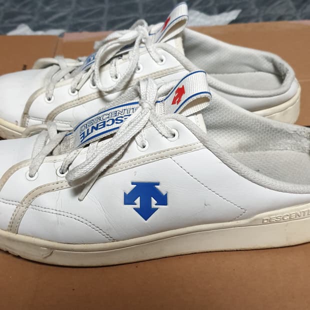 데상트 스탬핑 트위즈 뮬 스니커즈 (270)