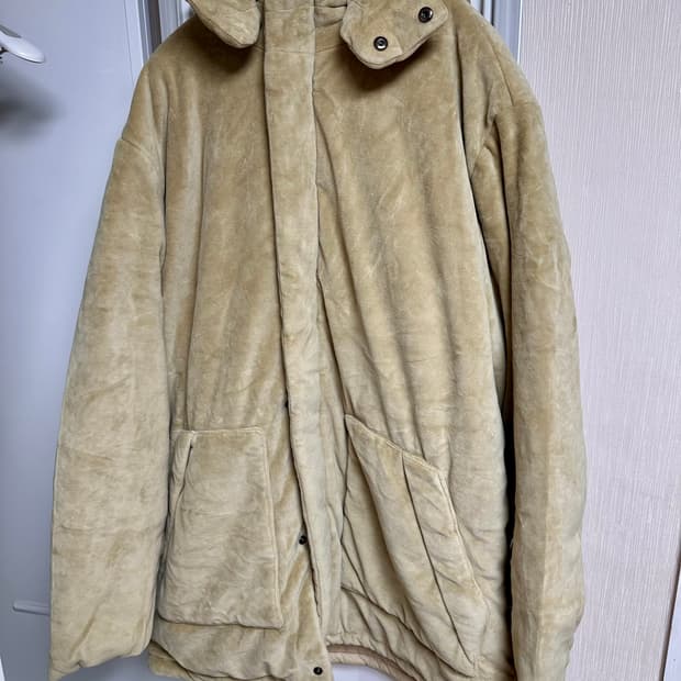 이지 시즌 4 벨벳 푸퍼 자켓