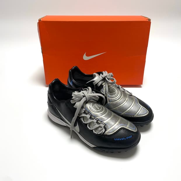 나이키 토탈 90 실버