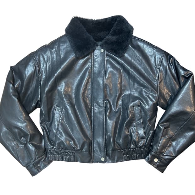 블랙업 MADE 레더 무스탕