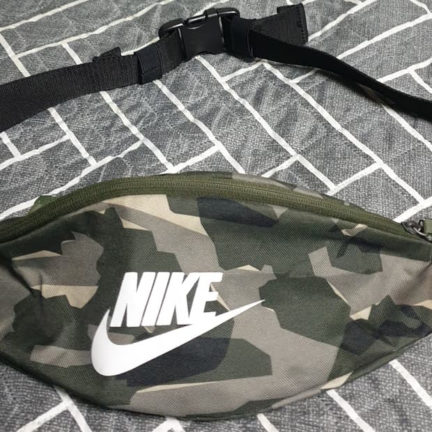 나이키 카모 힙색 웨이스트백 카키