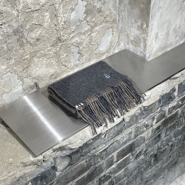 비비안 웨스트우드 차콜 빅 orb 로고 캐시미어 머플러