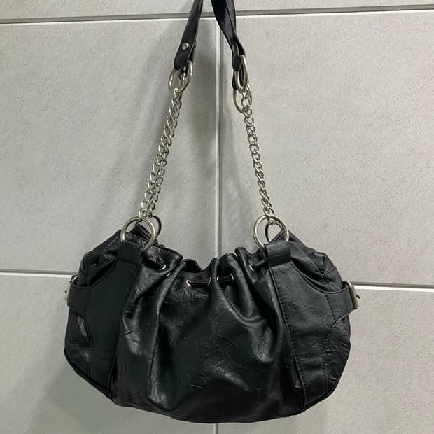 Winkle Leather Chain Hand Bag