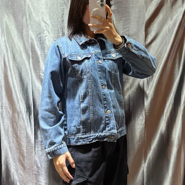 L 리바이스 투포켓 연청 데님자켓