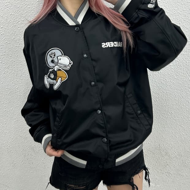 뉴에라 X NFL X 피너츠 스누피 패치 블랙 바시티 자켓 100