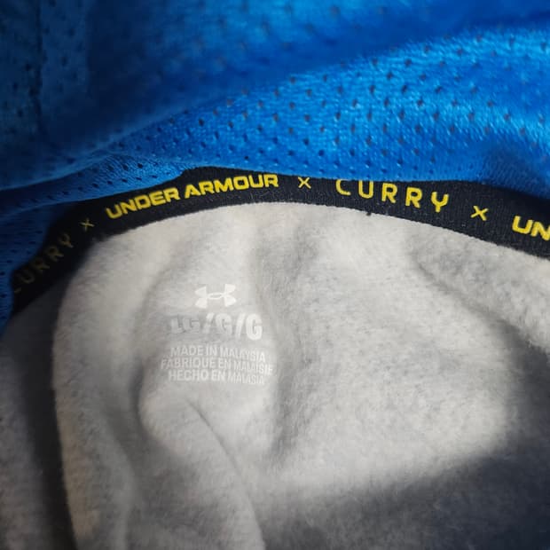 언더아머×커리 후드티