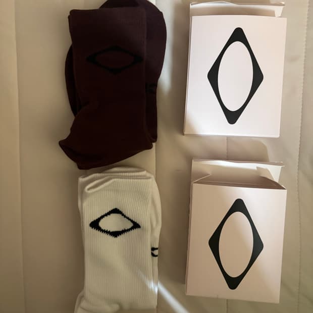 미스치프 룸버스 화이트, 갈색 양말 새상품