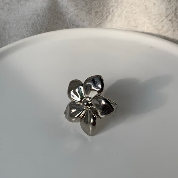 Silver flowering