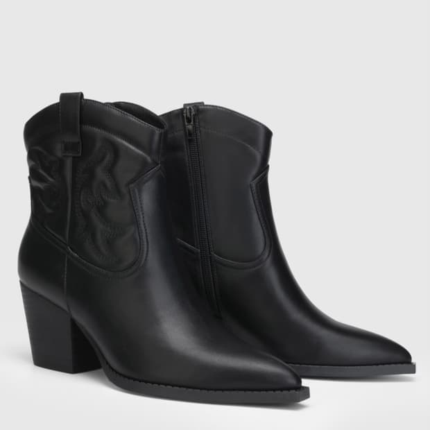 SOLID CHUNKY HEELED ANKLE COWBOY BOOTS