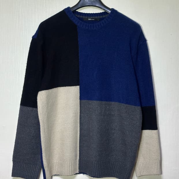 지오송지오 네이비 배색 니트 100