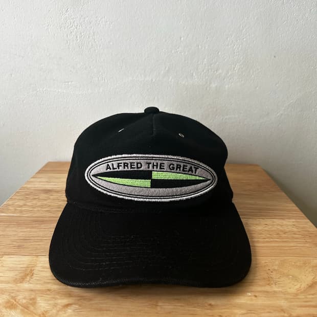 알프레드 다트캡 블랙