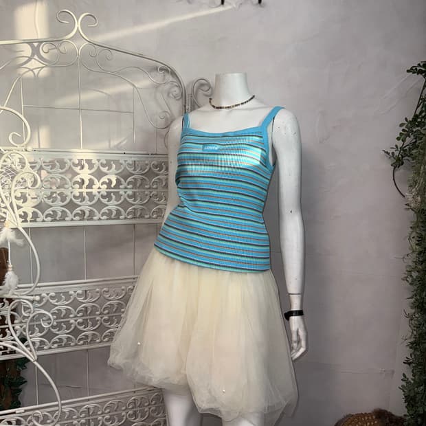 Levi’s multi color stripe sleeveless 새제품