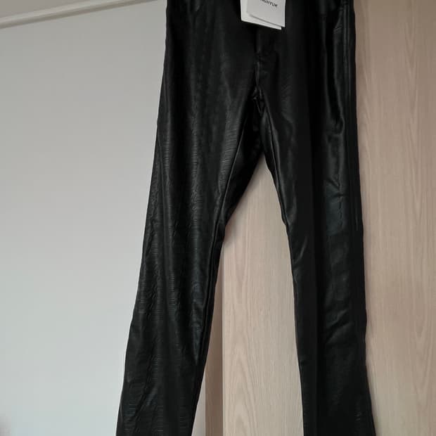 강혁 타이어 엠보싱 트라우저 팬츠 S사이즈 새상품