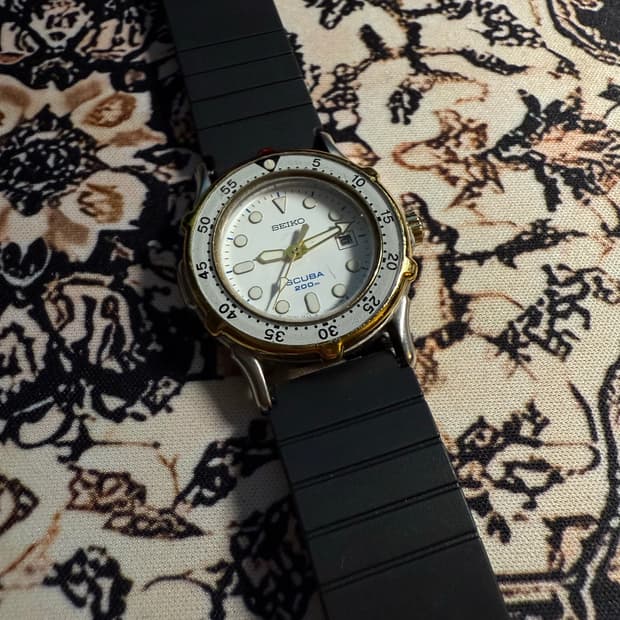 Seiko 빈티지 쿼츠 다이버 여성 시계