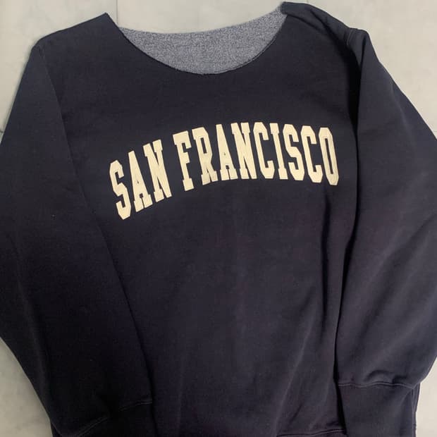 브랜디멜빌 원숄더 맨투맨