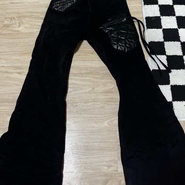 에모스탠스클럽 레더 패치 바이커 플레어진 팬츠 1사이즈