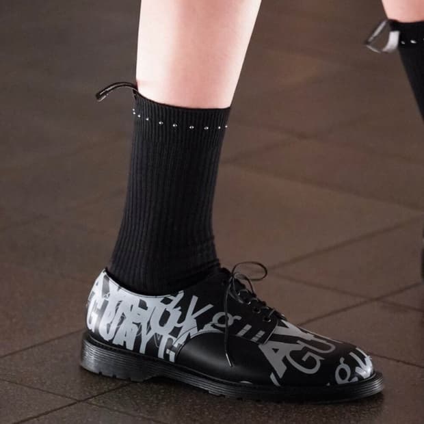 솔로이스트 23aw 레터링 더비슈즈