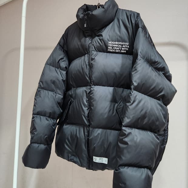네이버후드 22aw 클래식 다운패딩
L 블랙