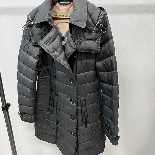 여) 버버리 경량 패딩코트 
