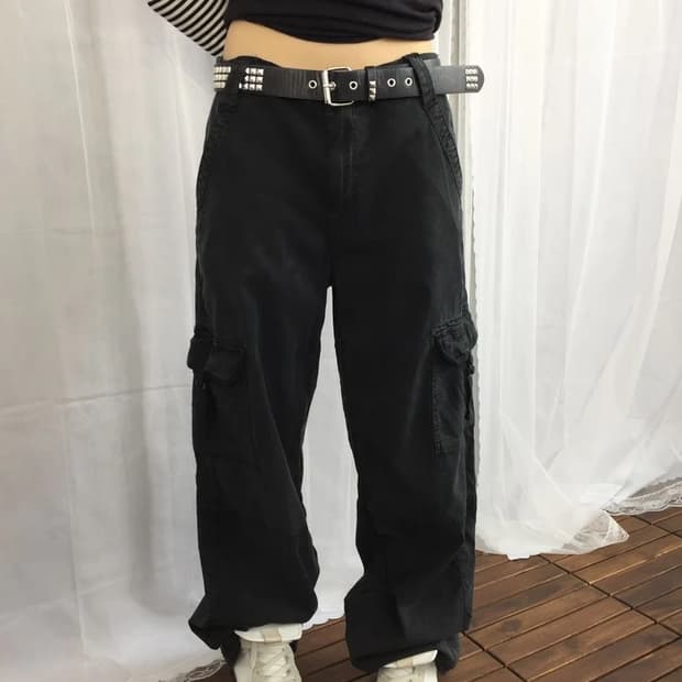 American Eagle Black Cargo Pants