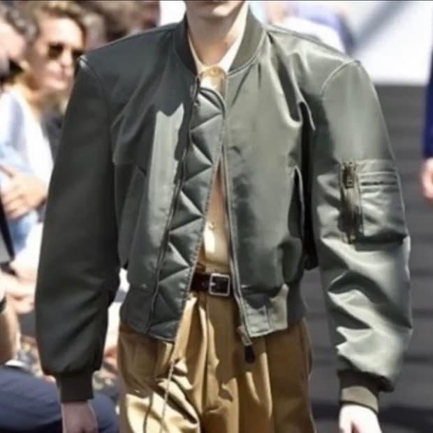 [S] 발렌시아가 17ss 크롭 봄버 자켓