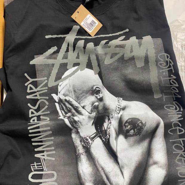 스투시 20주년 기념 2PAC 티셔츠 판매합니다 