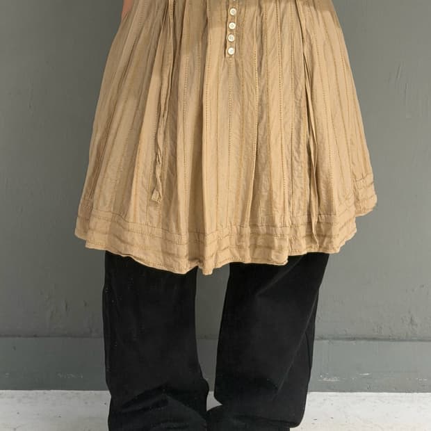 button-up stitch line detail pleats sk