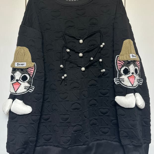 고양이 캐릭터 엠보싱 맨투맨 원피스