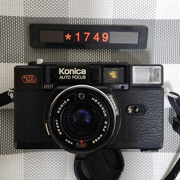 코니카 C 35 AF 2D 필름카메라
