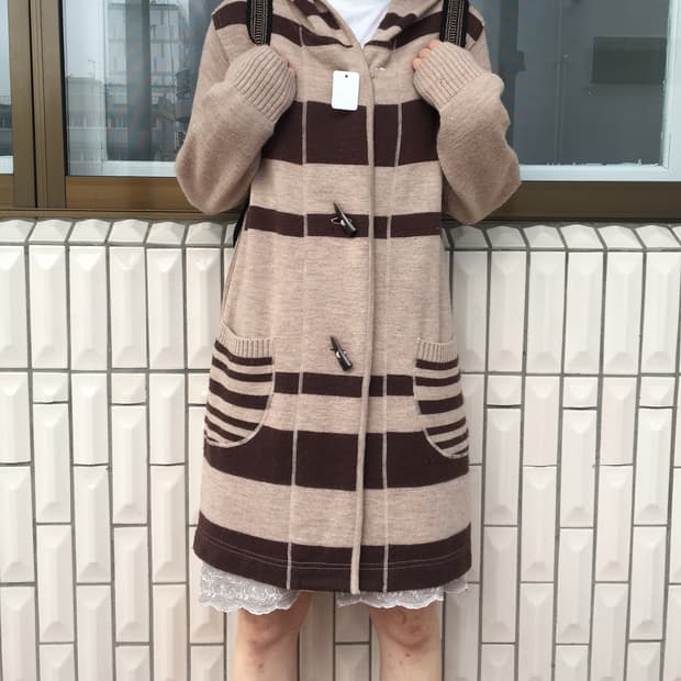 Stripe pattern point hood coat