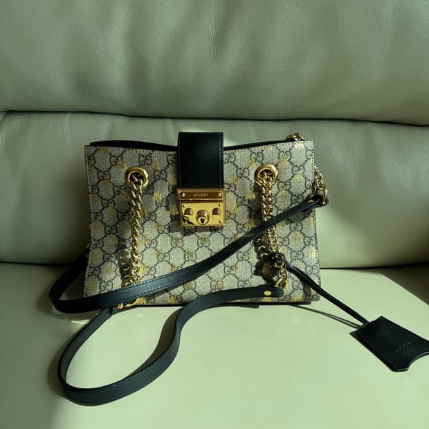 구찌 패드락 GG 수프림 숄더백