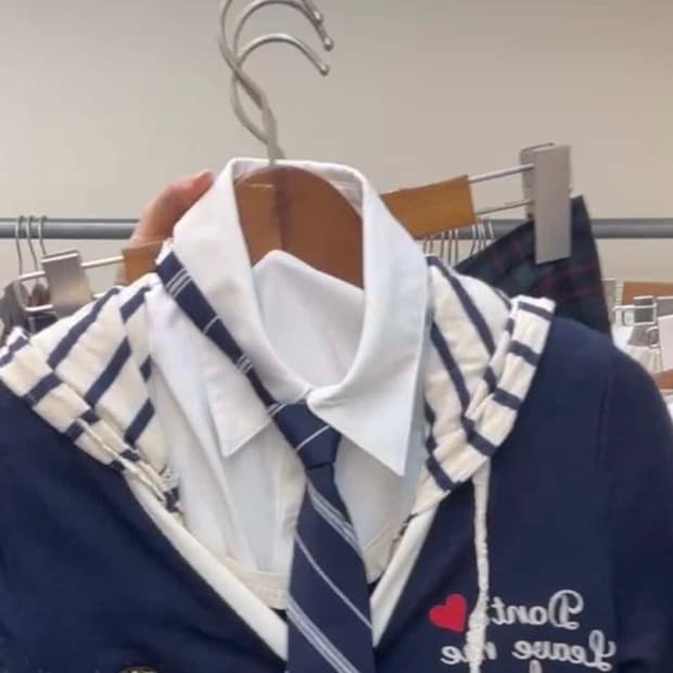 네이비너드모리셋