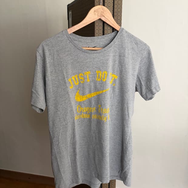 nike slim fit tee