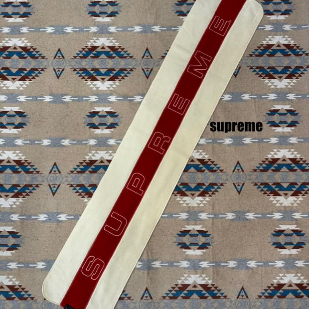 [OS] 슈프림 로고 폴라텍 머플러 화이트