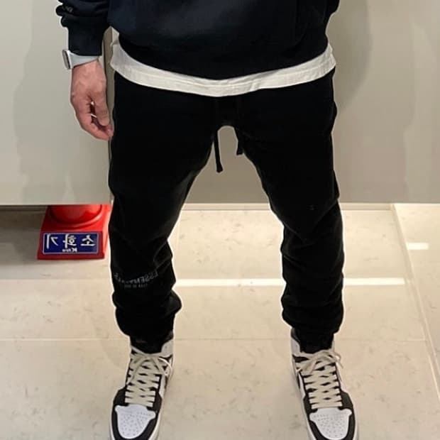 에센셜 코어 컬렉션 스웨트팬츠 블랙 L size 