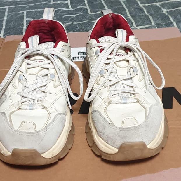 디스커버리 버킷 디워커 V2 스니커즈 레드 (240)