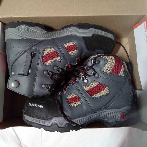 트렉스타 다운 패딩 옐로우