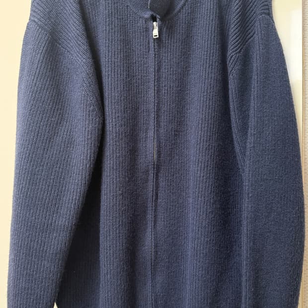 수아레 하찌 카라 투웨이 집업 니트