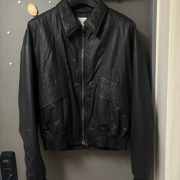 메종미네드 레더 봄버