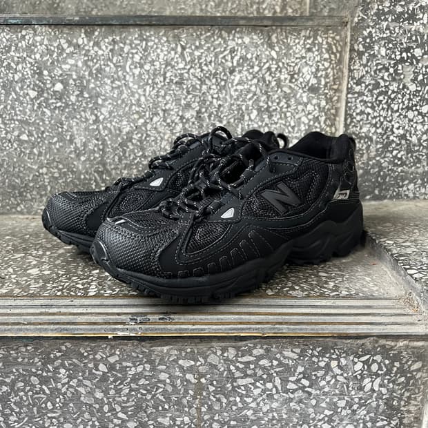 뉴발란스 703 트리플 블랙